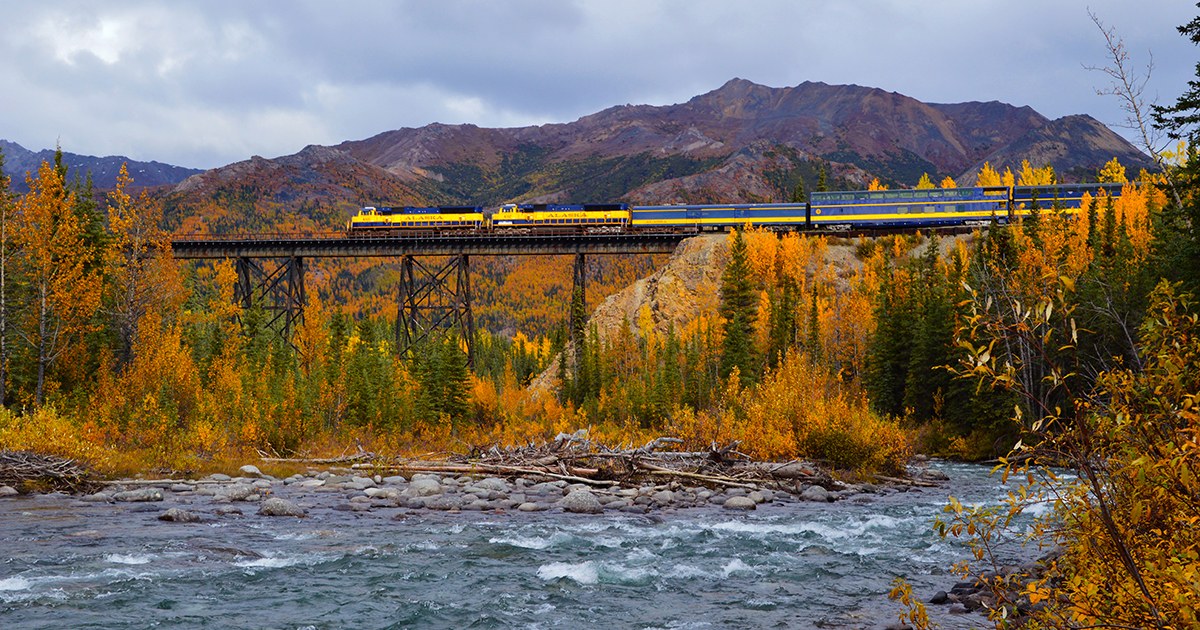 Alaska Magazine | Why the Alaska Railroad Offers the Best Seat to Leaf Peeping