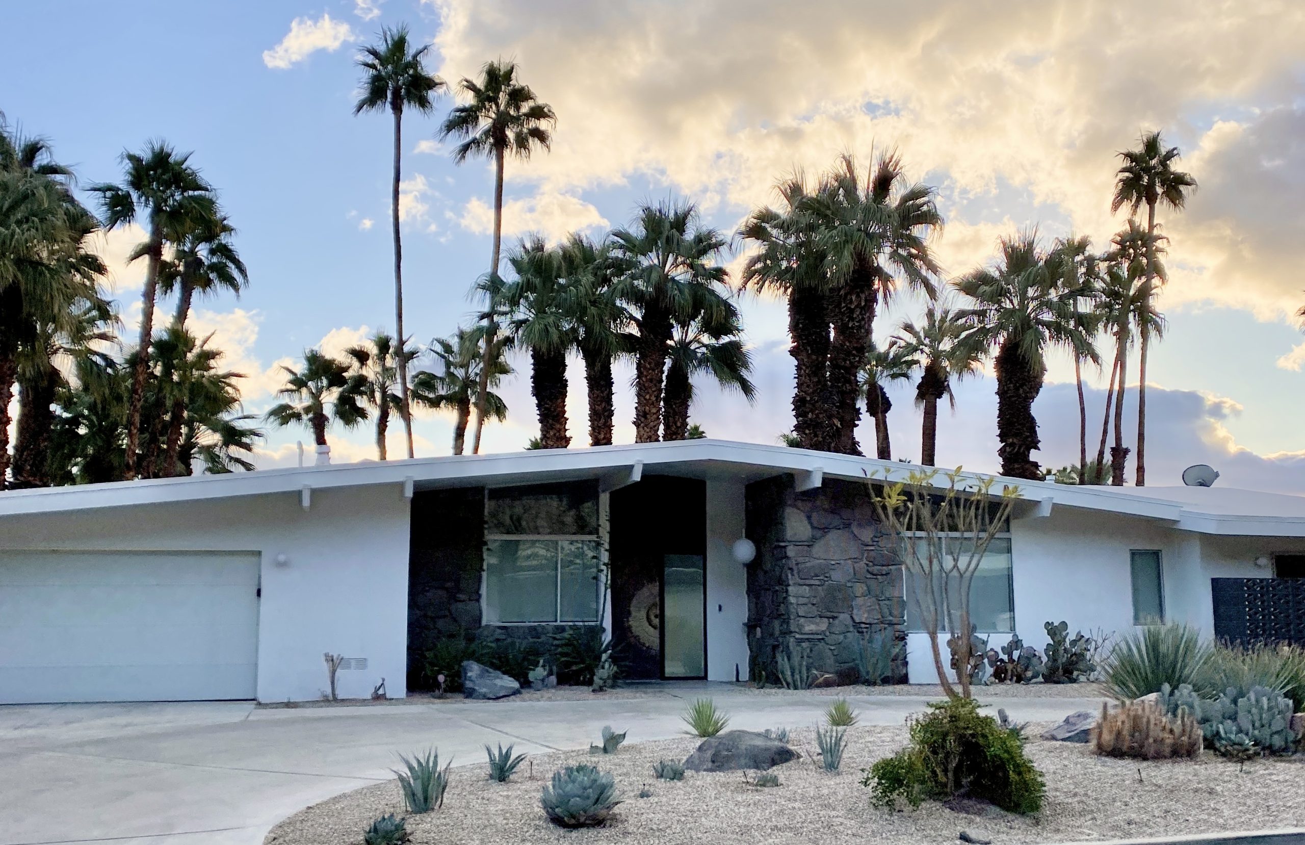 Modernism Week Palm Springs – Glitterati Tours