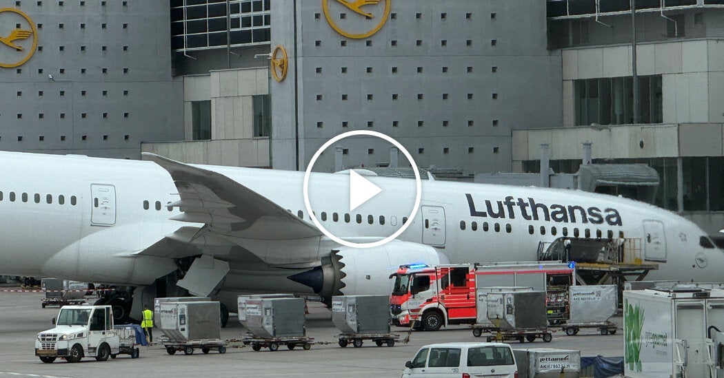 Several Workers Injured After Boeing 787-9 Dreamliner Collapses